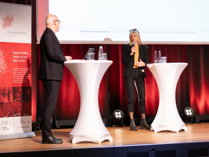 Dr. Barbara Rüschoff-Parzinger und Dr. Jörg Biesler (vergrößerte Bildansicht wird geöffnet)