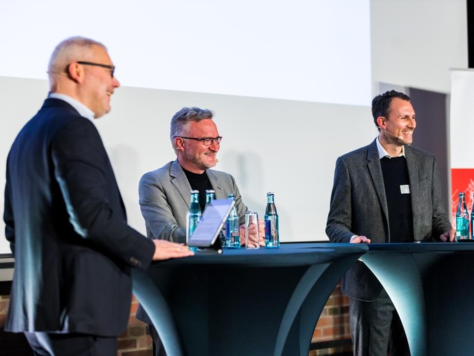 Dr. Jörg Biesler, Jürgen K. Enninger und Stefan Schleifer (vergrößerte Bildansicht wird geöffnet)