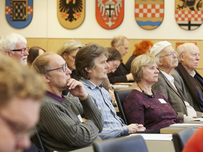 None (vergrößerte Bildansicht wird geöffnet)