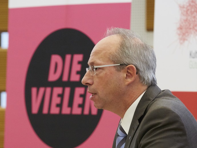None (vergrößerte Bildansicht wird geöffnet)